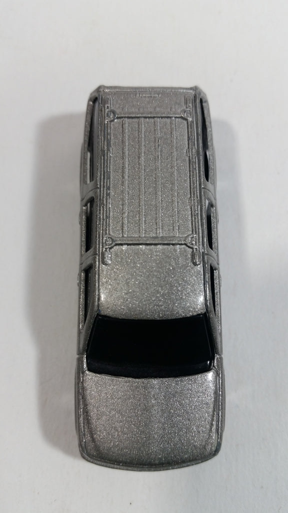 Maisto 2001 Chevrolet Suburban Silver Die Cast Toy Car SUV Vehicle ...