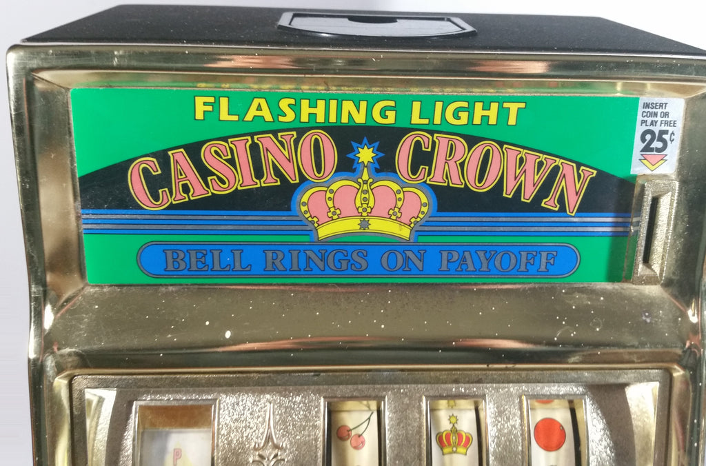 flashing light casino crown slot machine