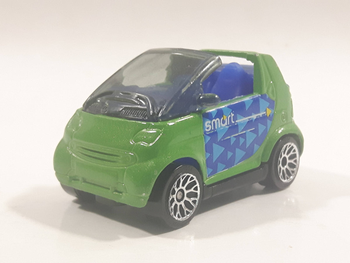 2003 Matchbox Smart Fortwo Coupe Smart Cabrio Green Die Cast Toy Car