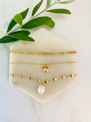 DIY layering necklace sets in gold, pearl, celestial star pendant and dainty curb chain,, popular 2021 jewelry trends