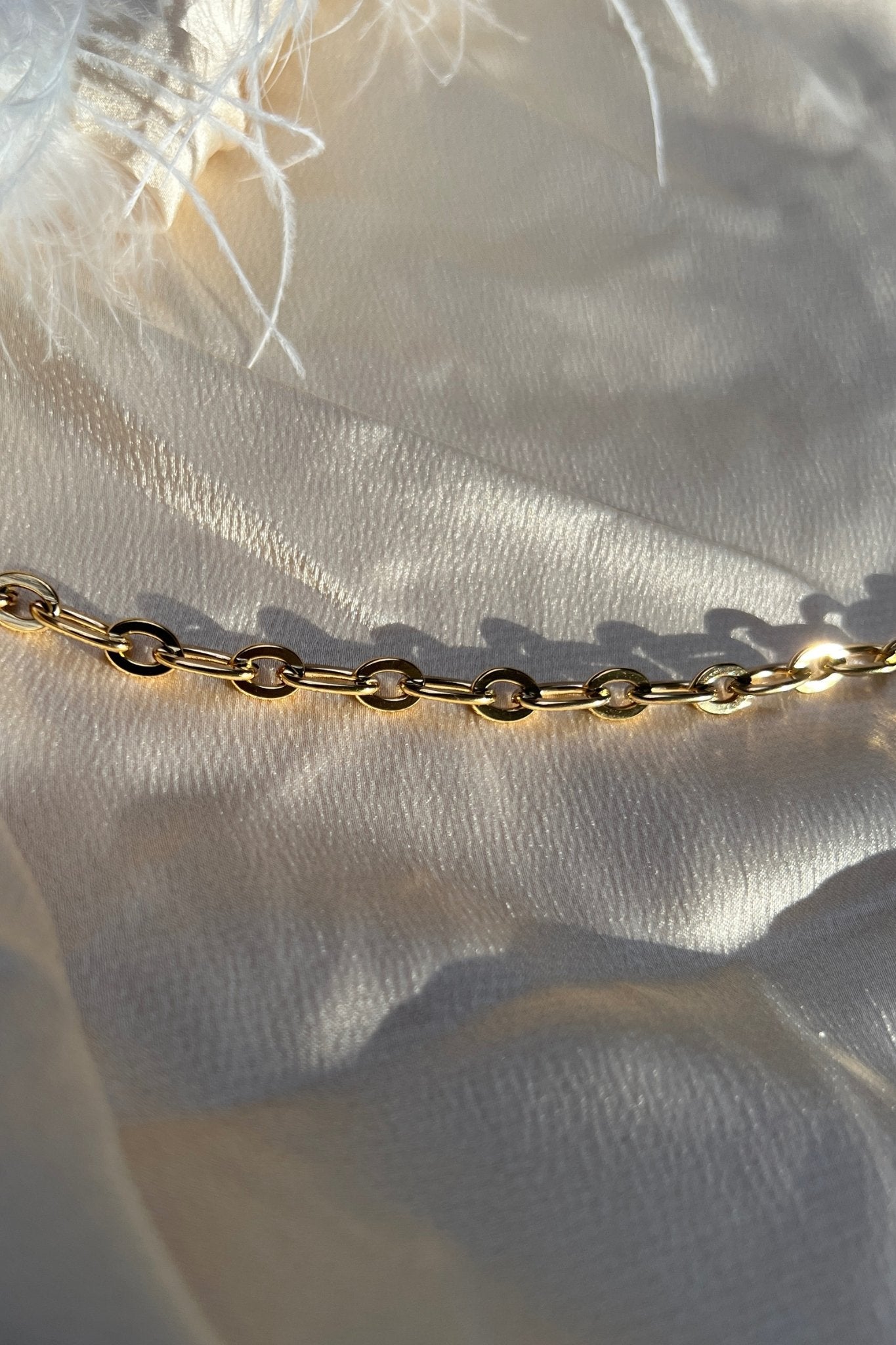 Erin Small Chain Link Necklace In Gold - The Walk in Wardrobe