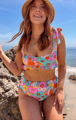 Spanx Undie-tectable Lace Bikini Cherry Blossom – Material Girl