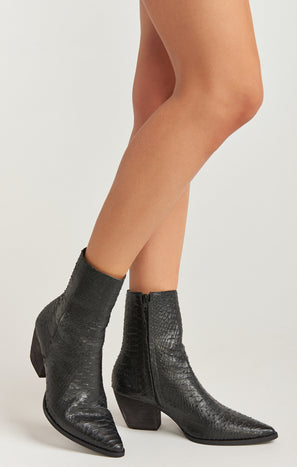 caty boot by matisse