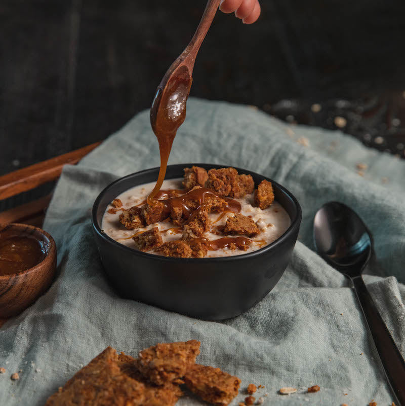 https://cdn.shopify.com/s/files/1/2204/3207/t/7/assets/187a0b66ea0c--Crunchy-Bar-Overnight-Oats-3-b77271.jpg?v=1613579373