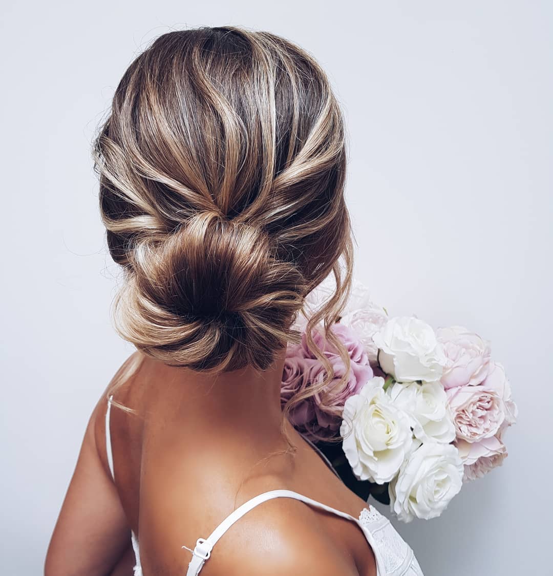 Beautiful Beach Wedding Hairstyles That Are Perfect for a Coastal  Celebration
