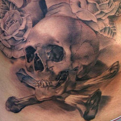 Tatouage cross-bones skull