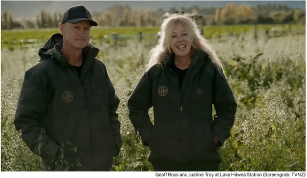 Geoff Ross and Justine Troy at Lake Hāwea Station (Screengrab: TVNZ). WeatherWool THANKS TVNZ!