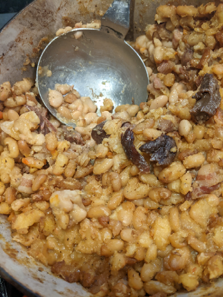 WeatherWool greatly appreciates this gift of Cassoulet au Confit "Swamp Stew" from our friend Barnes