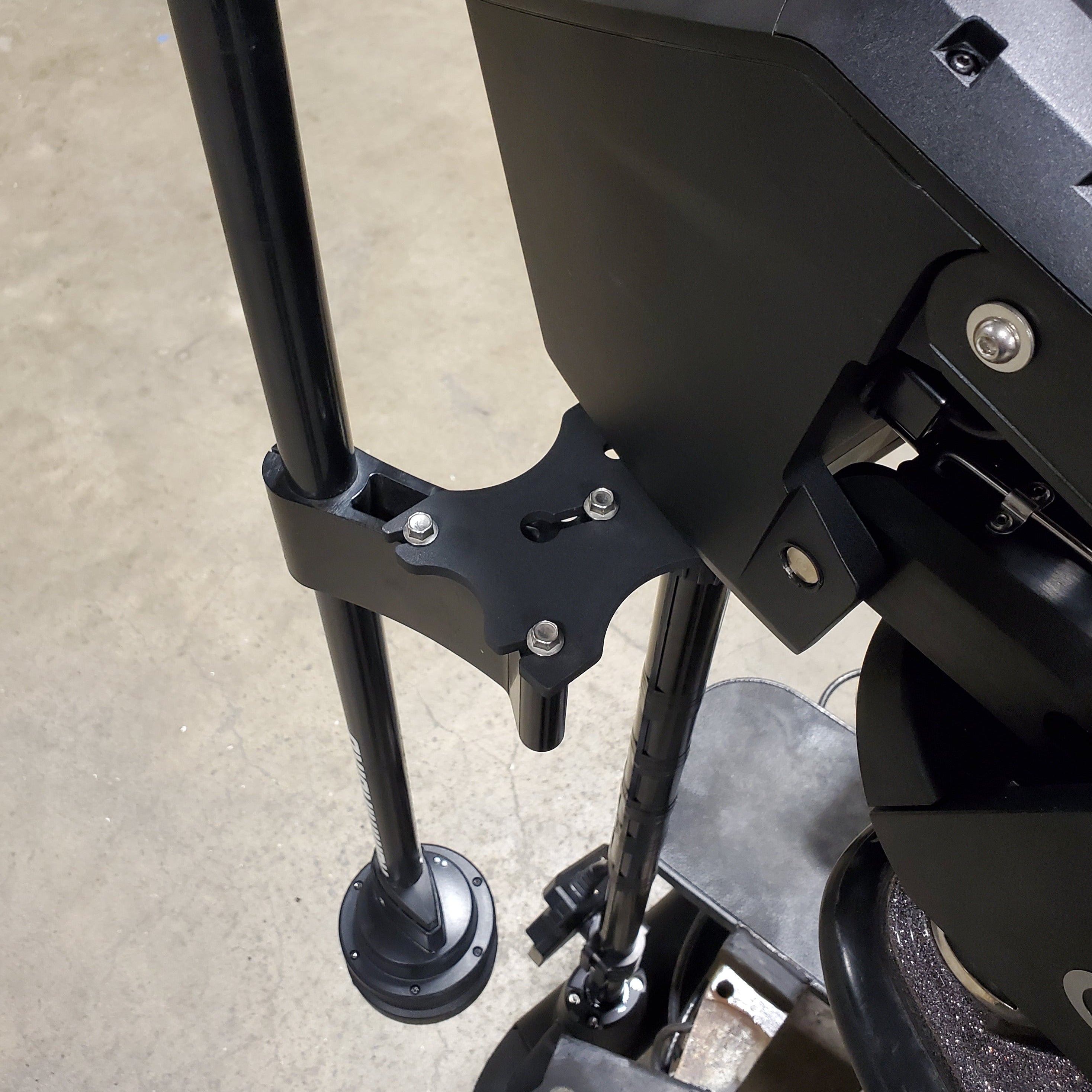 Humminbird Mega 360 Mounting Bracket for Garmin Force Trolling Motor –  Mealey Marine