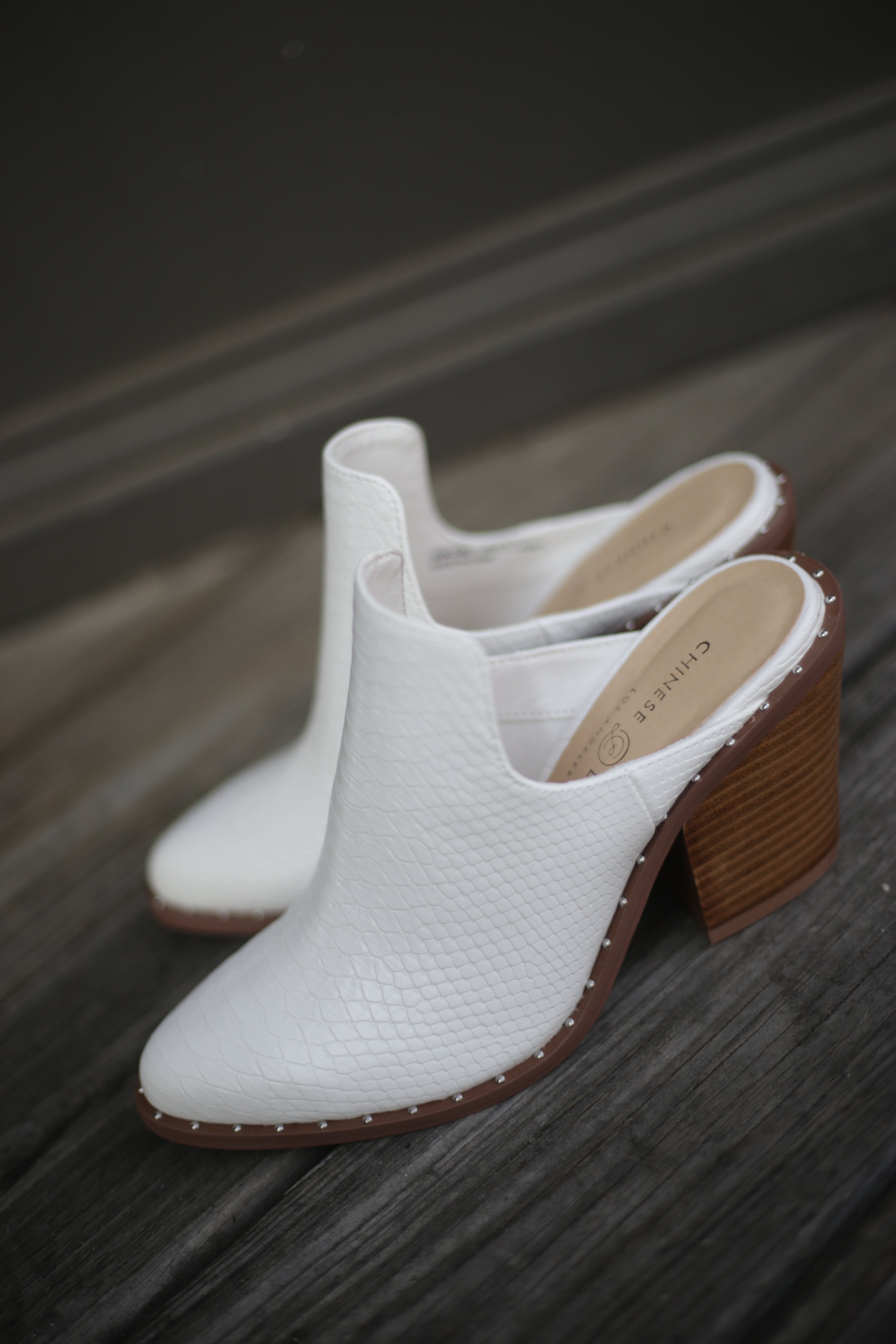 chinese laundry springfield mule white