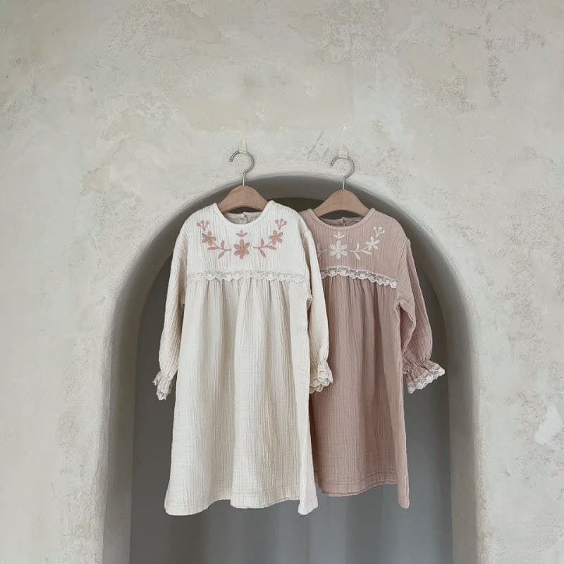Mia dress - Almond | Wylder Shop