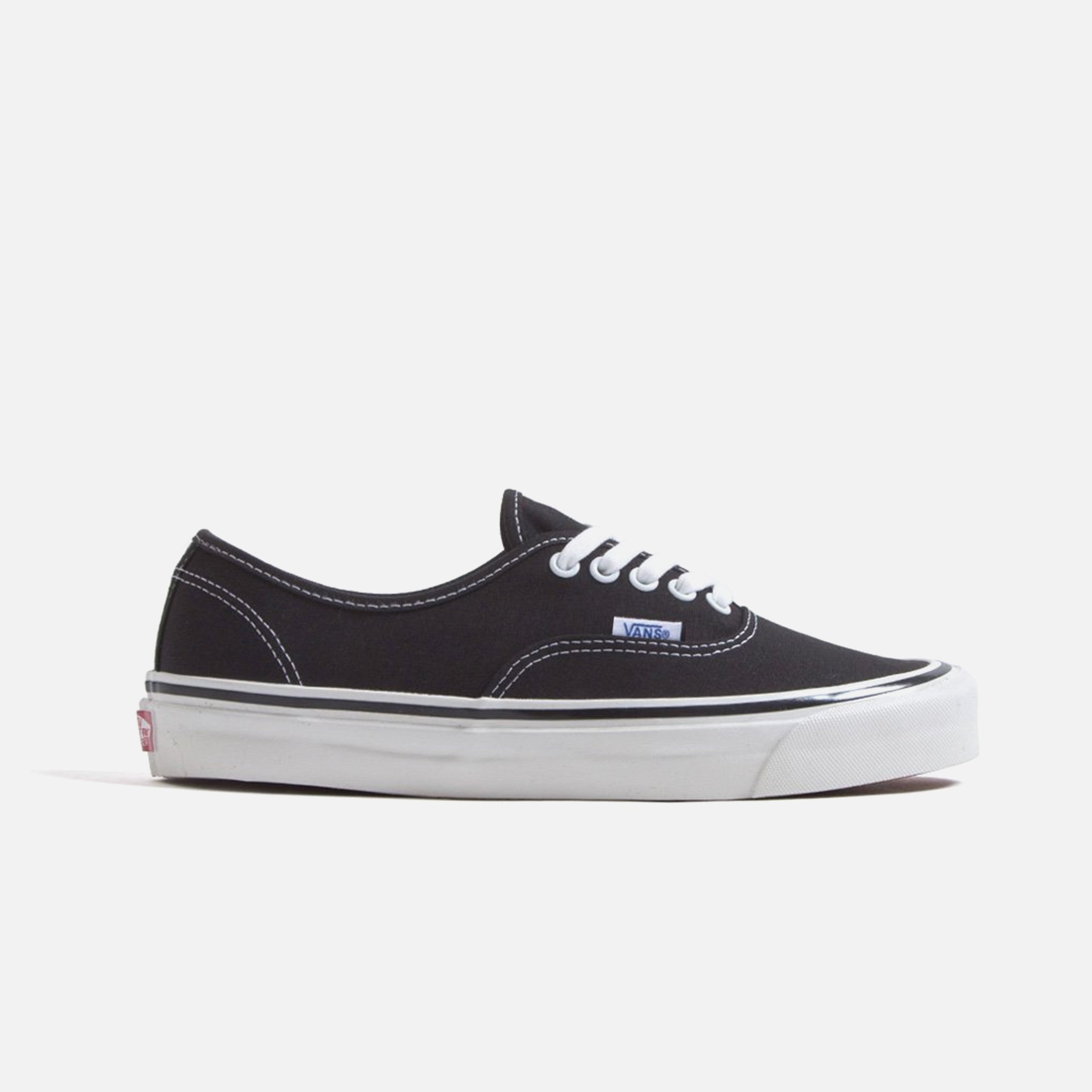 vans 44 dx black