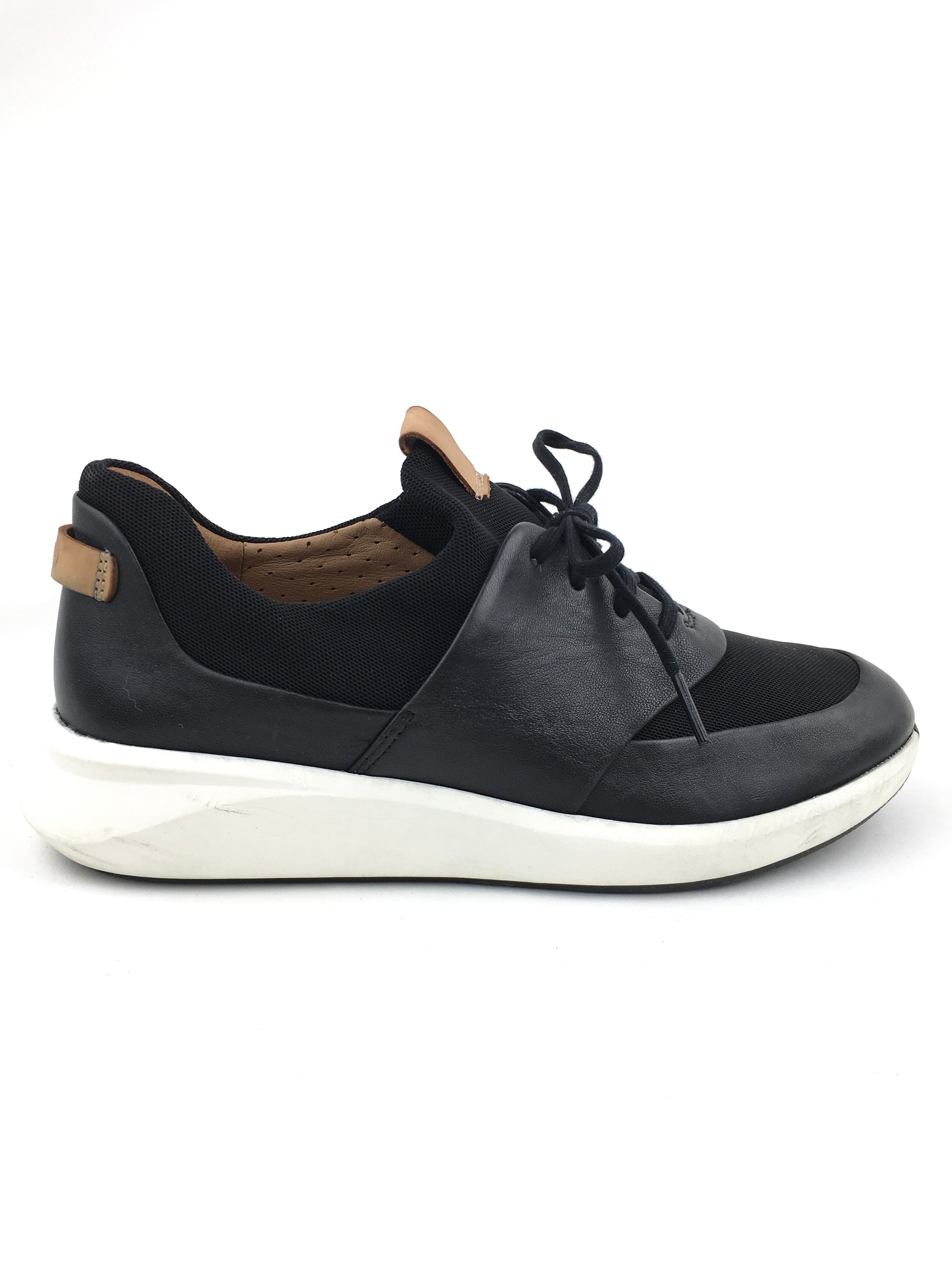 Clarks Sneakers Size 8 – & Liz