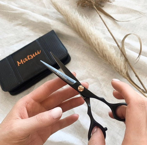 Is it time to sharpen hair scissors?