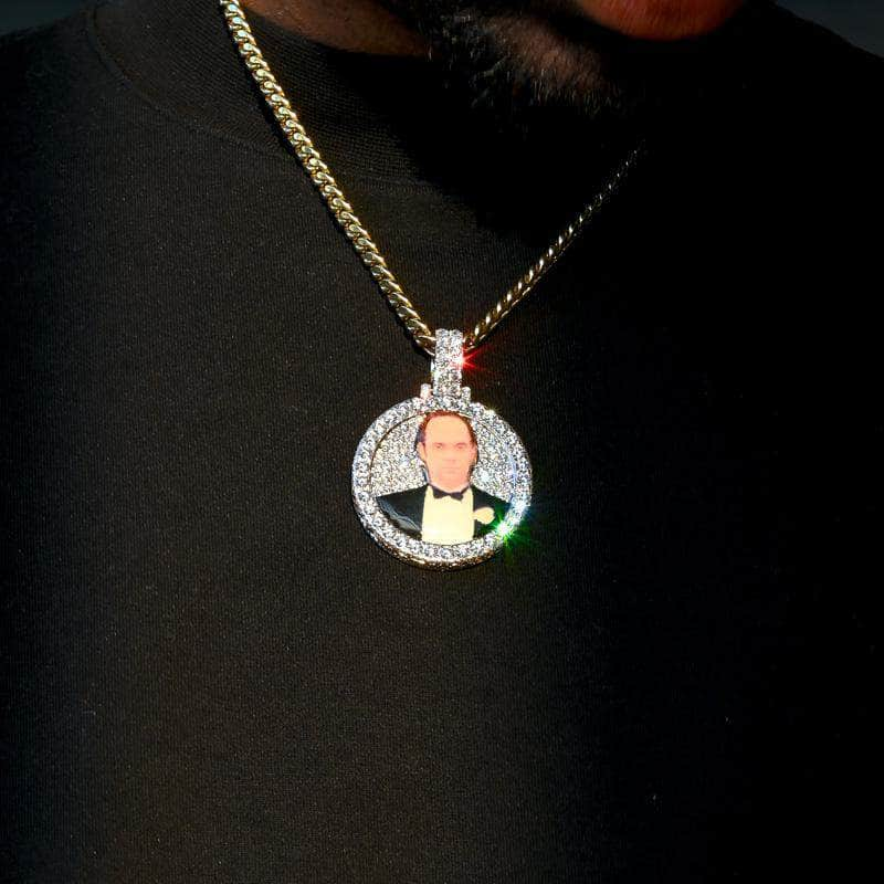 gold presidents picture pendant