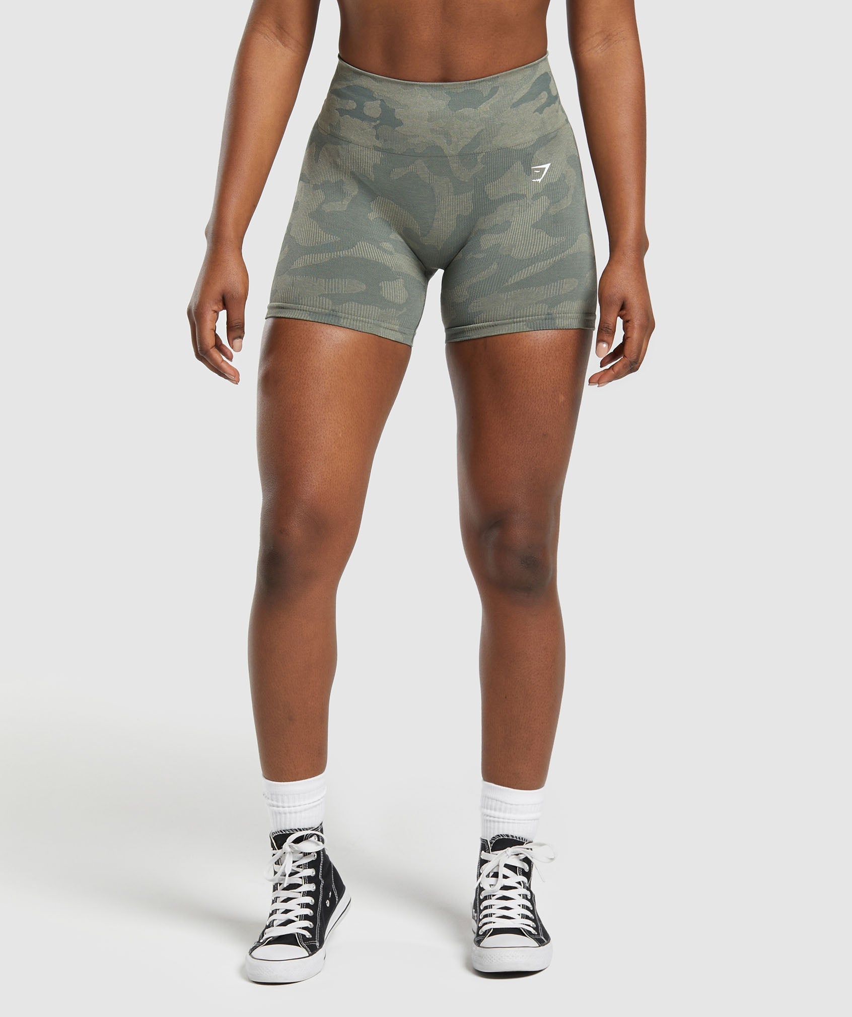 Adapt Camo Seamless Ribbed Shorts dans Unit Green/Chalk Greenest en rupture de stock