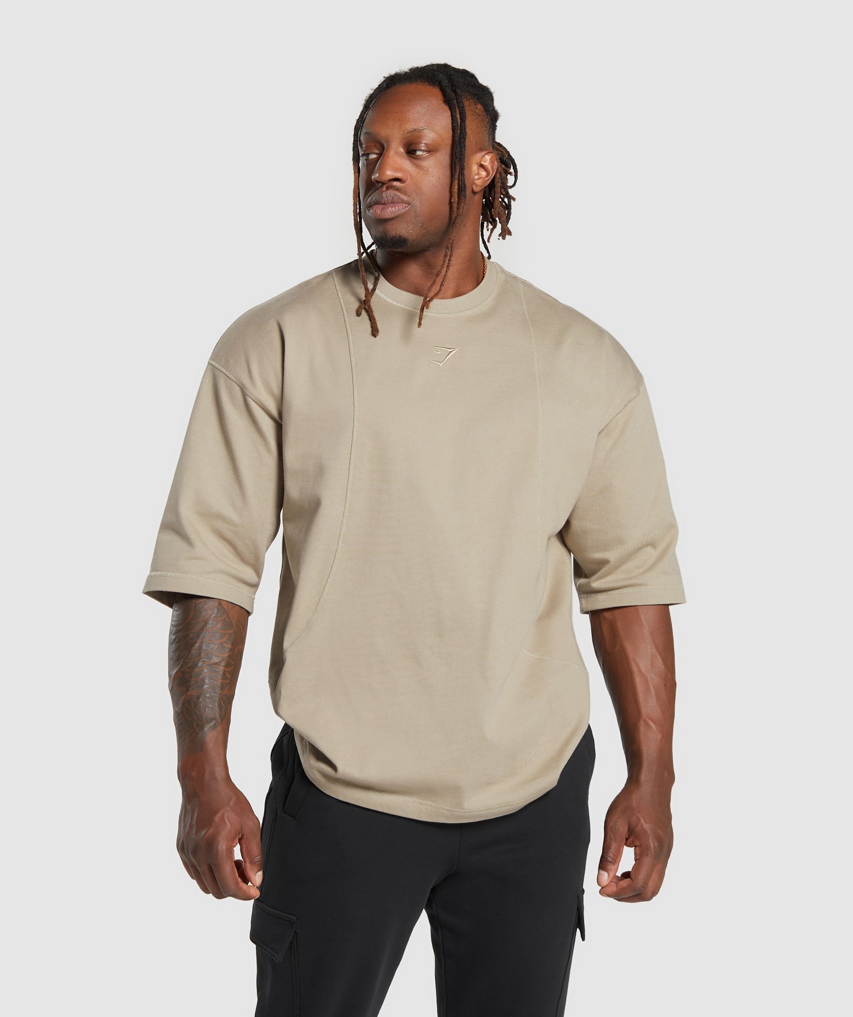 Premium Lifting T-Shirt dans Sand Brown