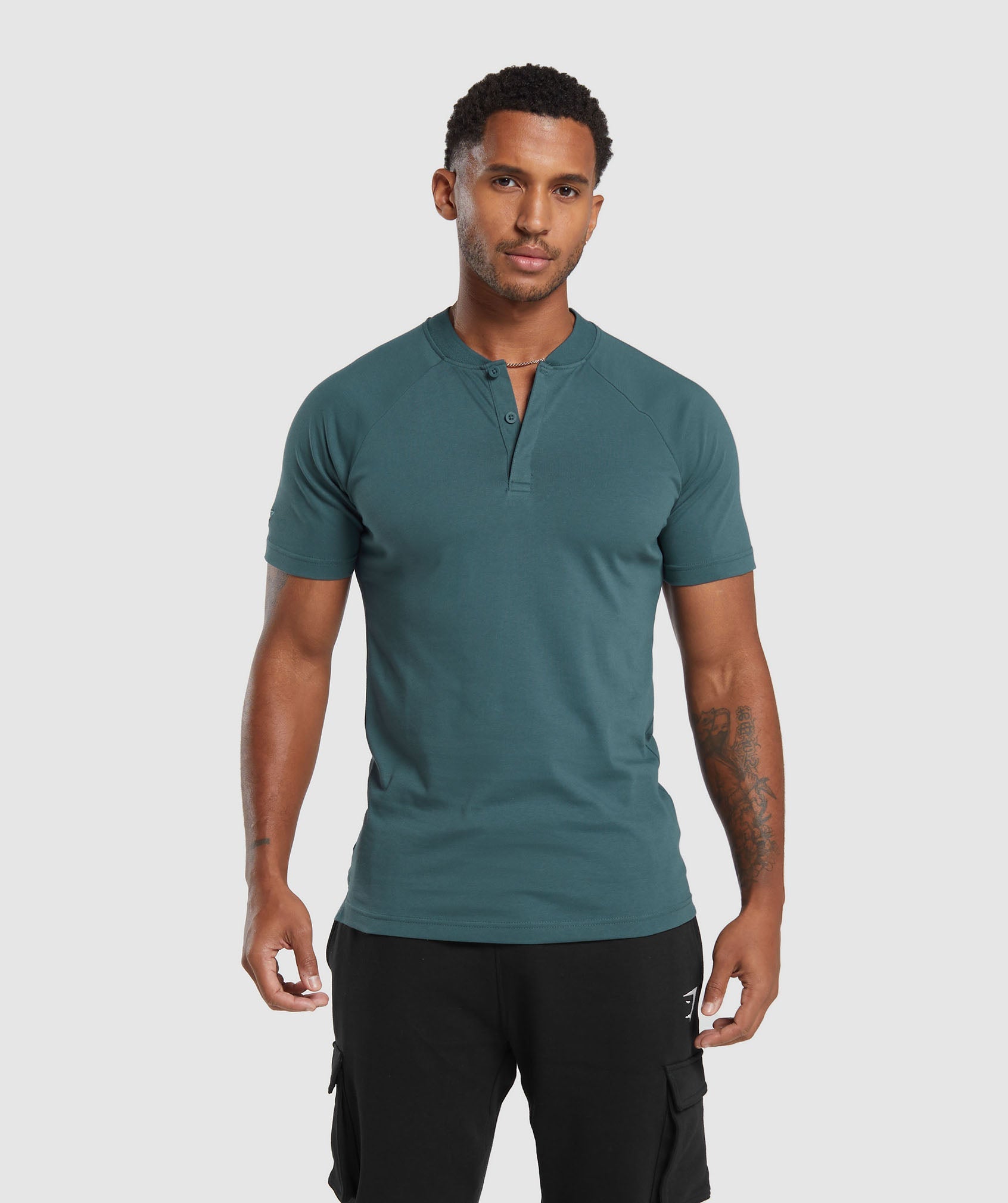 Rest Day Commute Polo Shirt dans Smokey Tealest en rupture de stock