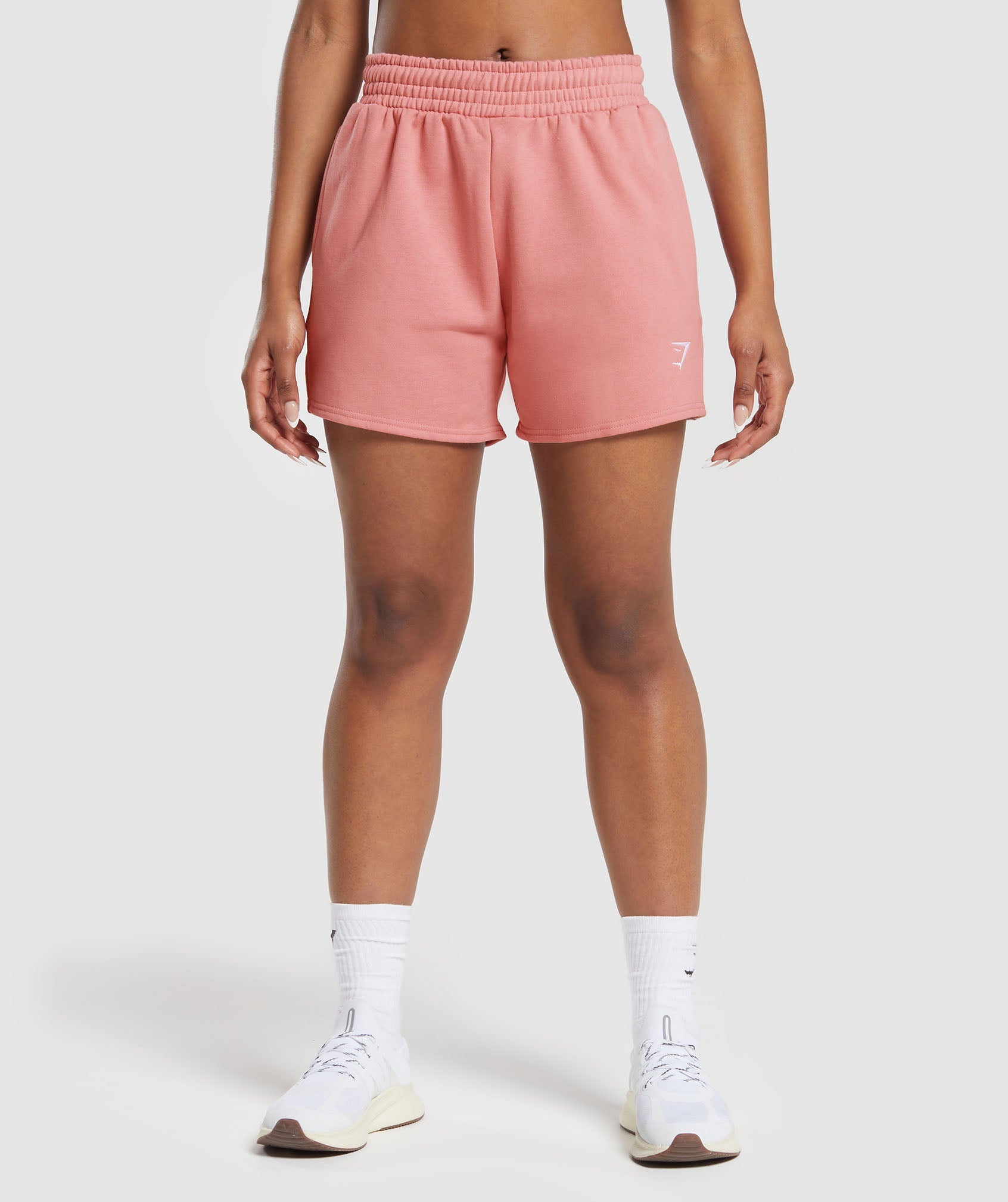 Training Fleece Shorts dans Classic Pink