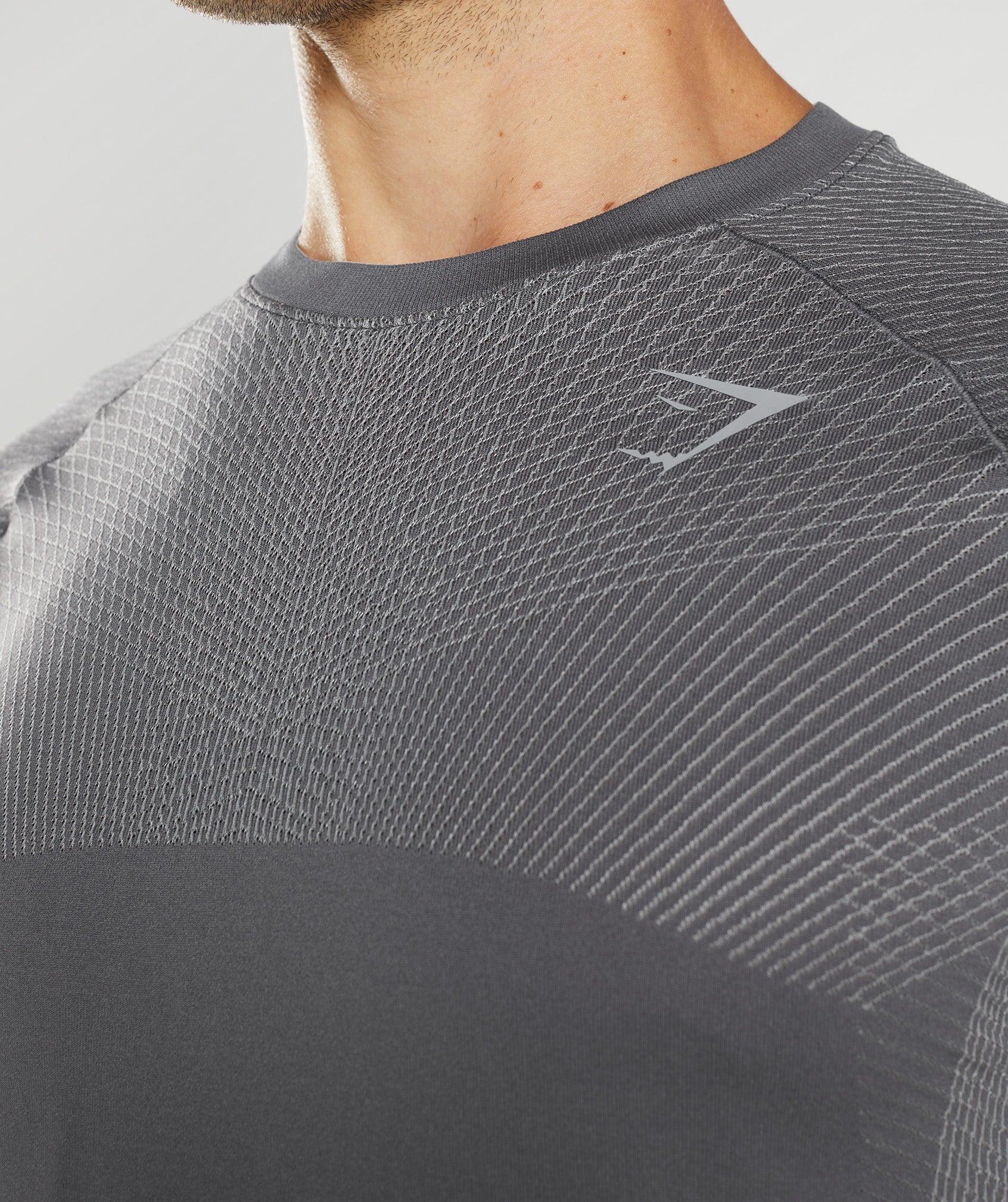 Apex Seamless T-Shirt in Silhouette Grey/Smokey Grey - view 6