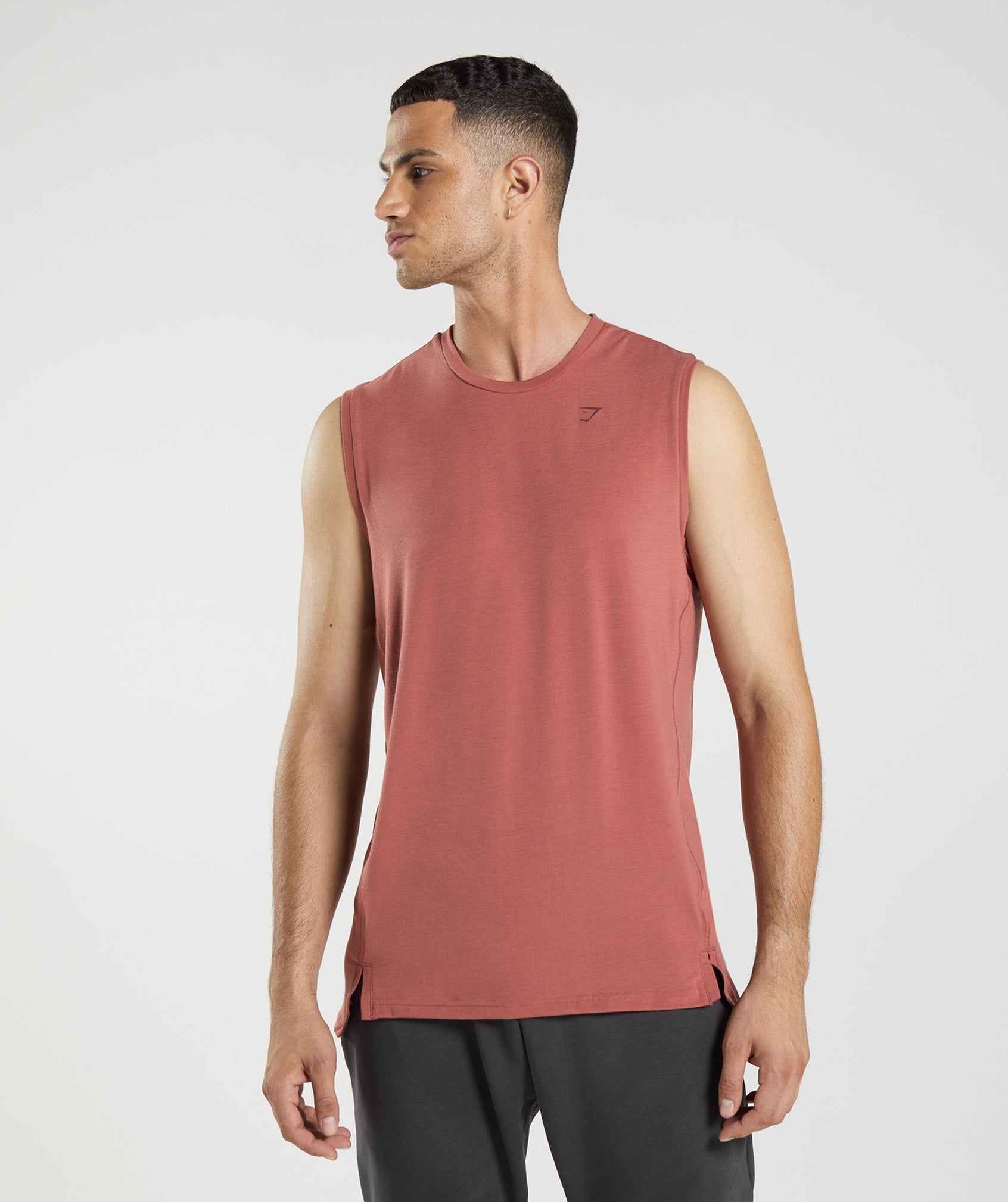 Studio Breath Tank dans Rose Brown