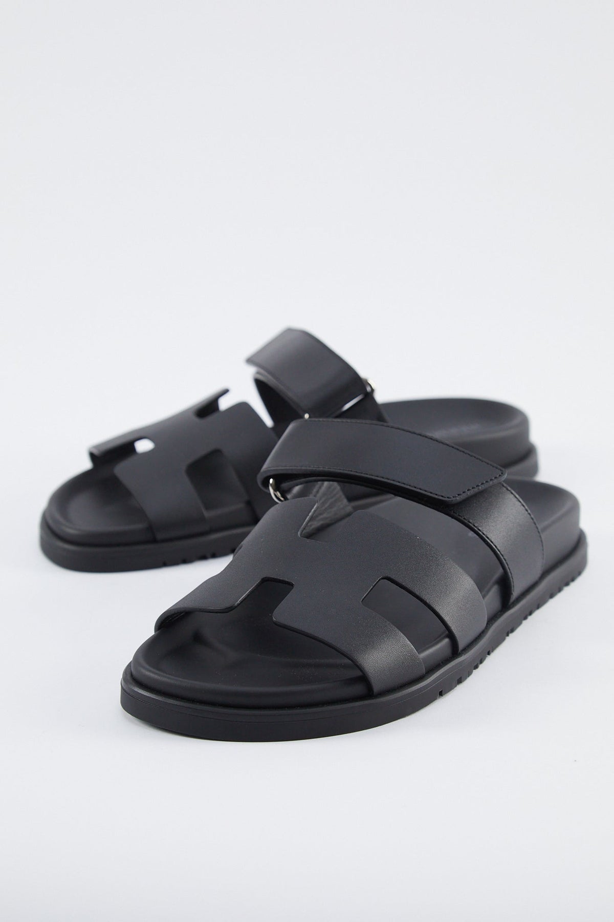 Hermès Chypre Leather Sandals (Black) – The Luxury Shopper