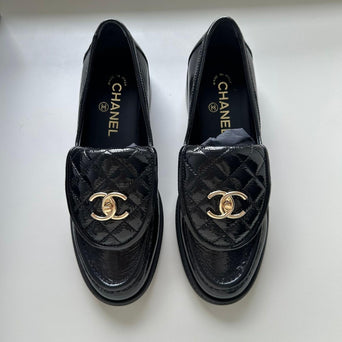 NEW CHANEL CC Chain Red Loafers Sz 38 🔥SOLD OUT EVERYWHERE🔥 AUTHENTIC😍❤️