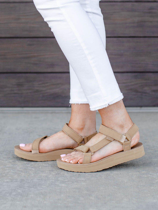 teva midform universal leather sandal in desert sand