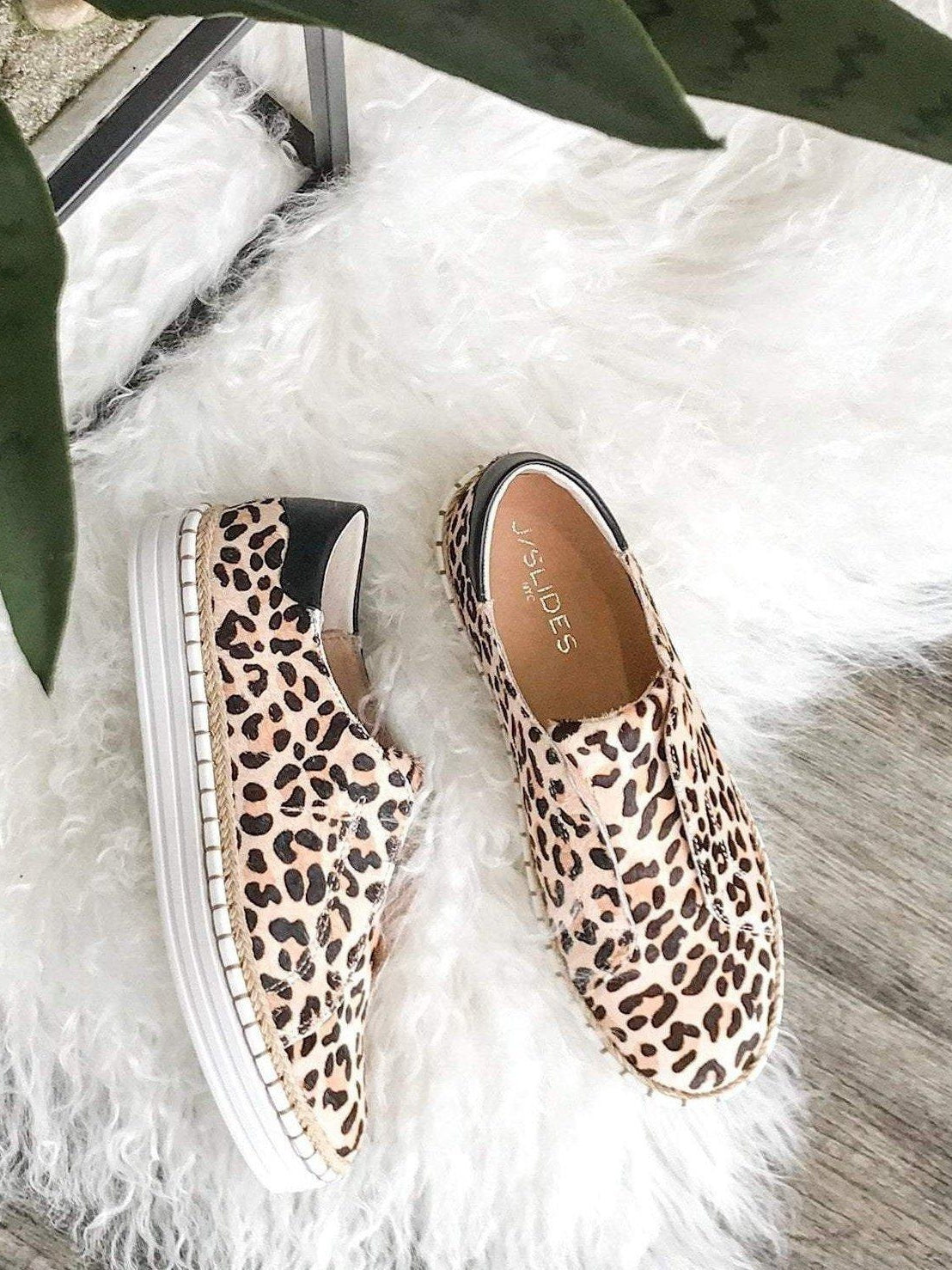 j slides karla leopard