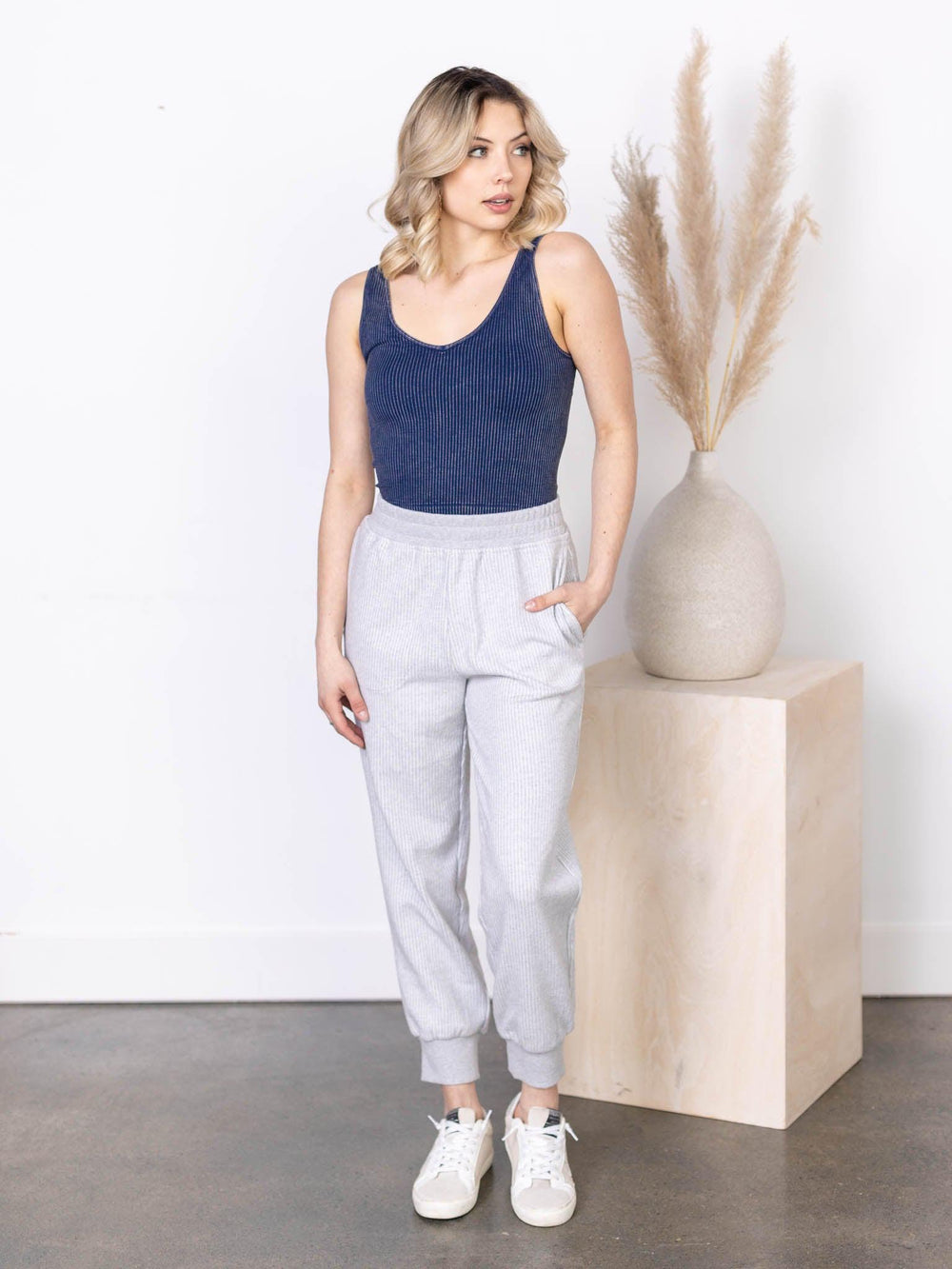 The Slim Cuff Pant 27.5 in Taupe Marl