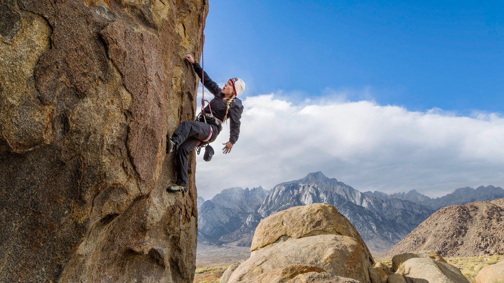 ROCK CLIMBING WOMAN - THE WILD ONES - WILDLAND ORGANICS