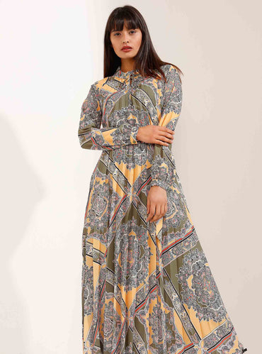 Pleated Maxi-Dress with Classic Elegant Pattern - Store WF