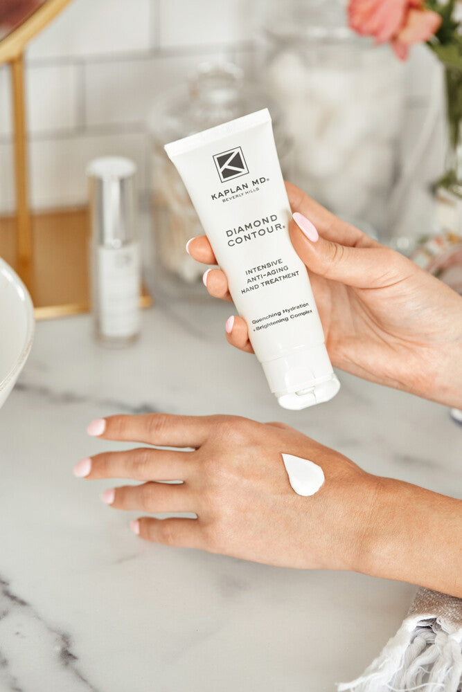 Intensive Anti-Aging hand treatment by Dr. Kaplan is essential for anyone looking for deep moisture and battling aging on their hands. Perfect for the winter season.