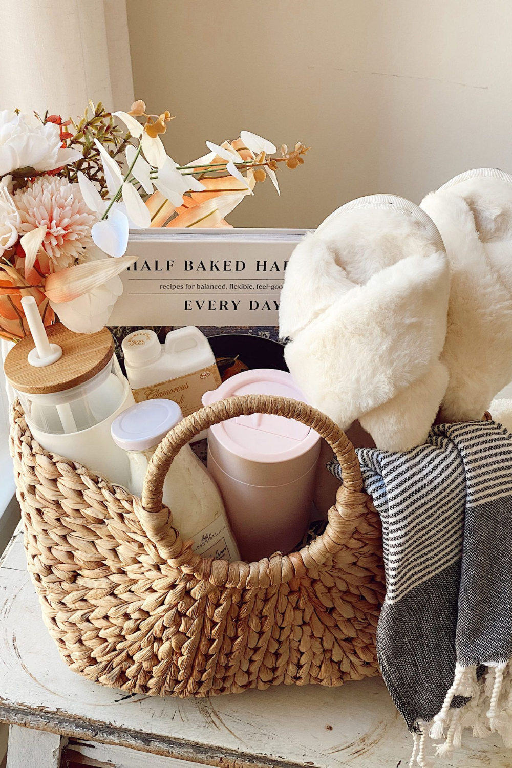 Crafting the perfect Postpartum Basket: Personalized gifts, heartfelt letters, and cherished keepsakes for new moms. Get inspired with thoughtful gift ideas."