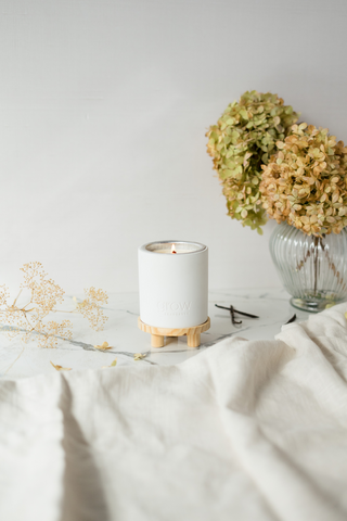 Crafting the Perfect Postpartum Basket: Non-Toxic Candles from Grow Fragrance with Full Ingredient Transparency - Ideal Gifts for New Mothers. Discover thoughtful gift ideas and essentials for new moms in this comprehensive guide.