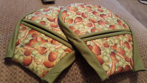 Oven mitts by Kathleen