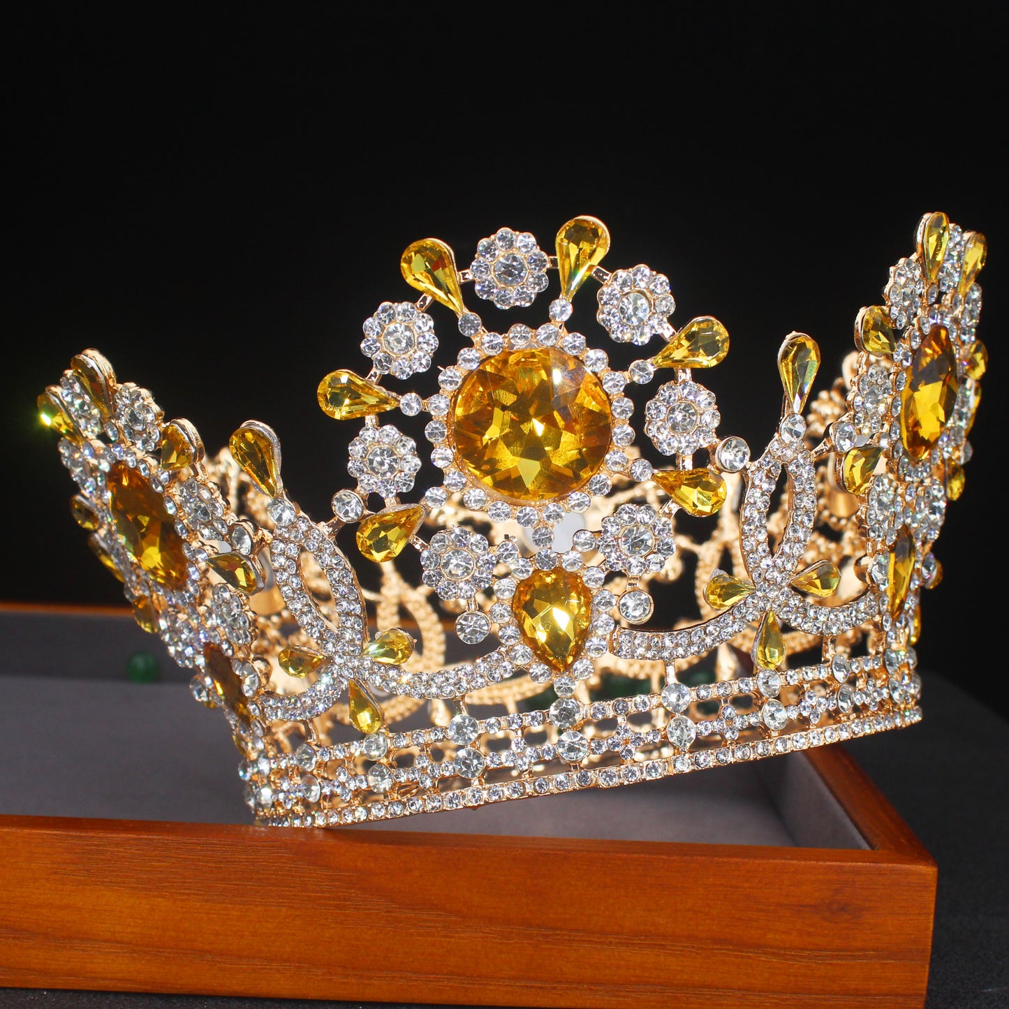 Luxury Crown Queen Elizabeth White Style Baroque Royal Crown