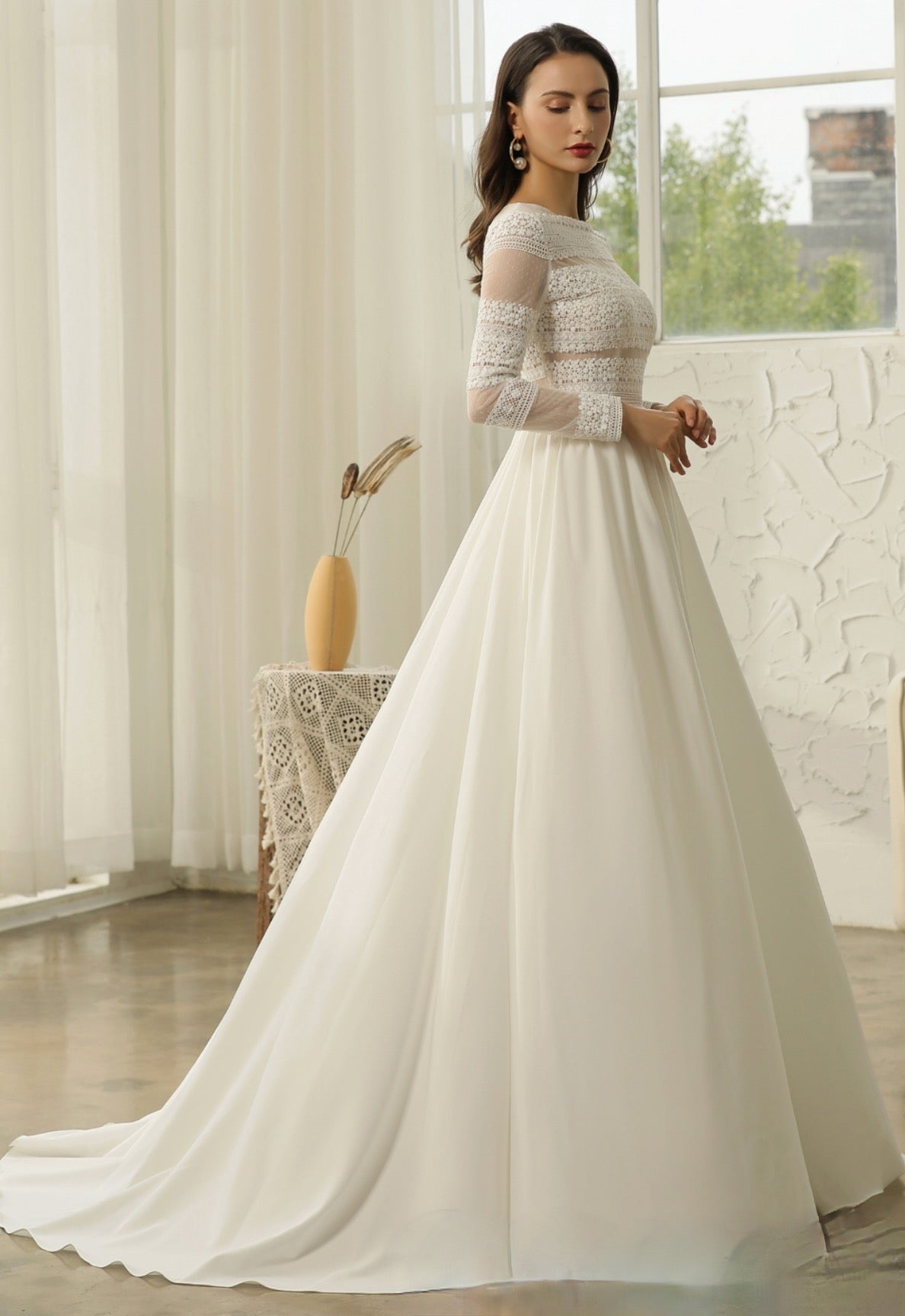 Elegant Cap Sleeves Scalloped Lace Bohemian Wedding Dress - Lunss