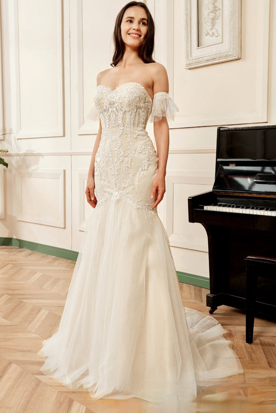 Square Neckline Wedding Dress with Delicate Leafy Lace – TulleLux