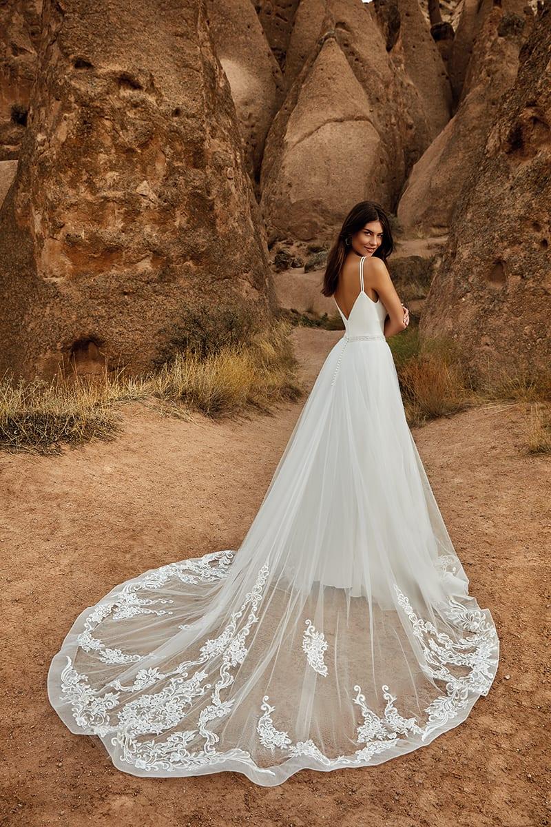 Boho Beach Lace Wedding Jumpsuit Backless Bridal Gown With Cloak Long Tulle  Train Robe De Mariée