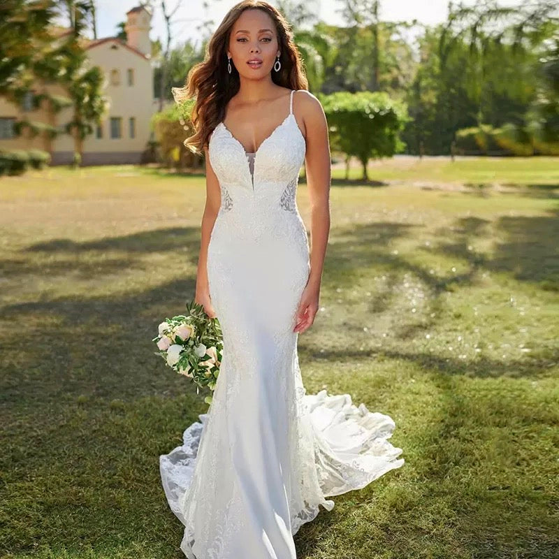 Simple Bodycon Wedding Dress in Crepe With Detachable Tulle Train