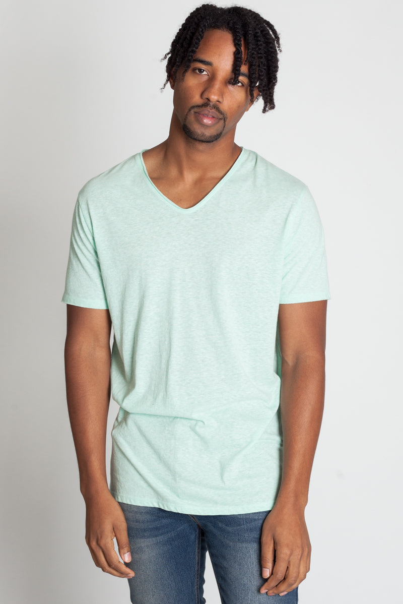 RAW EDGE V-NECK TEE