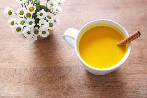 Recette : Chaï latté au curcuma sans caféine