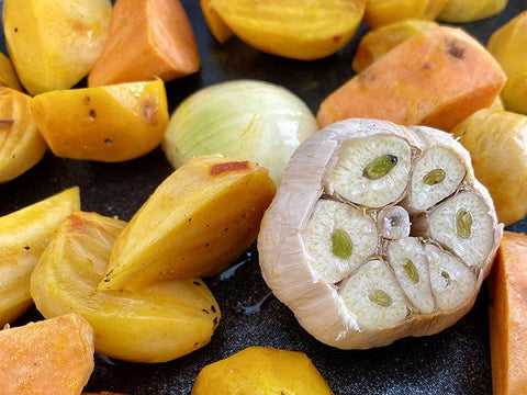 Bouillon détox aux légumes, gingembre et curcuma frais