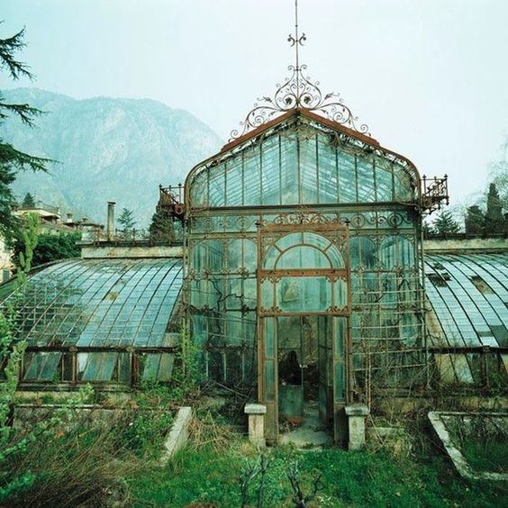 Invernadero abandonado