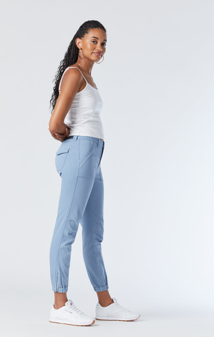 Mavi Women's Ivy Mid Rise Slim Cargo Pants in White Twill