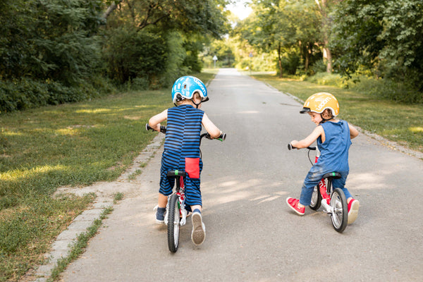 teaching child to ride a bike without training wheels