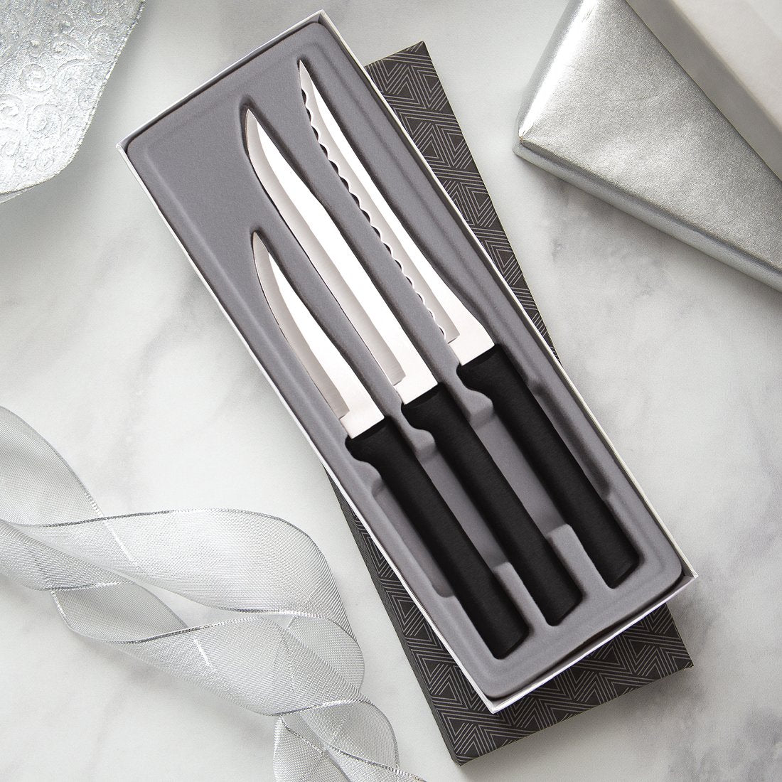 https://cdn.shopify.com/s/files/1/2226/2969/products/cooking-essentials-gift-set-G249-a_2000x.jpg?v=1625752260