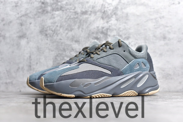 review yeezy 700