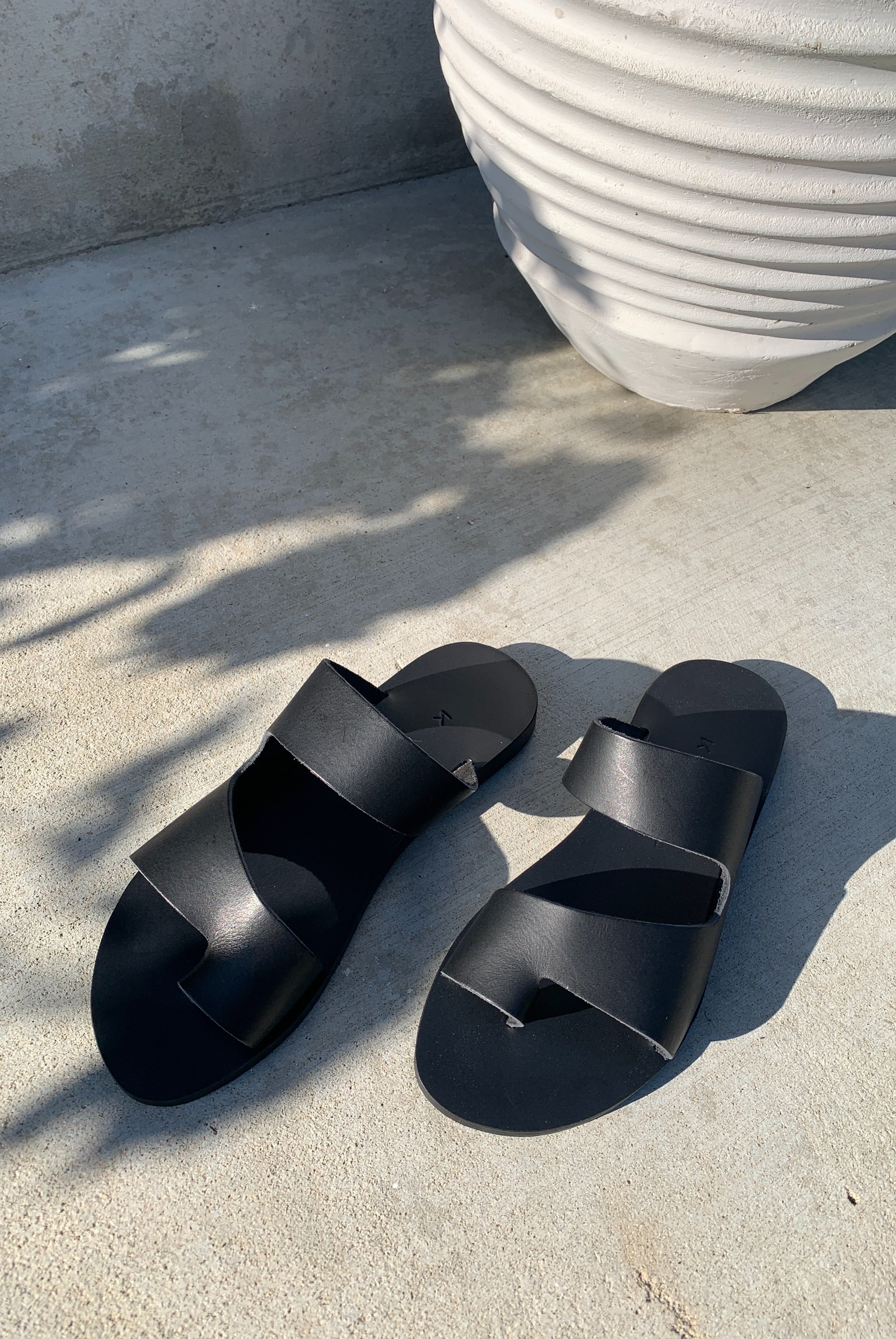 Gavdos Cutout Sandals - Black